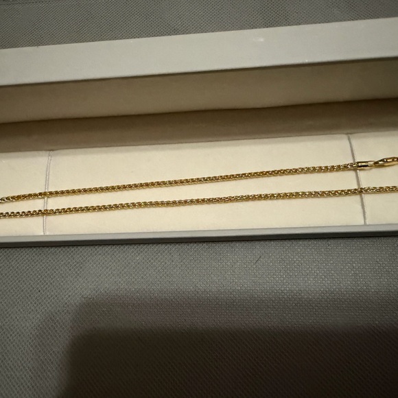 Elegant Gold Necklace 14K gold plated 16” - Picture 2 of 5